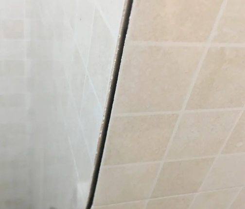 中牟瓷砖空鼓维修公司分享阳台瓷砖脱落的修复过程可以分为以下几个步骤